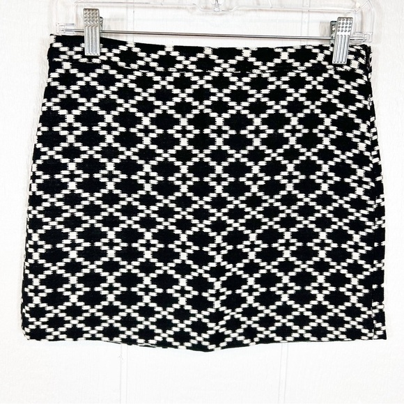 Mango Dresses & Skirts - Mango Black and White Mini Skirt Size 2